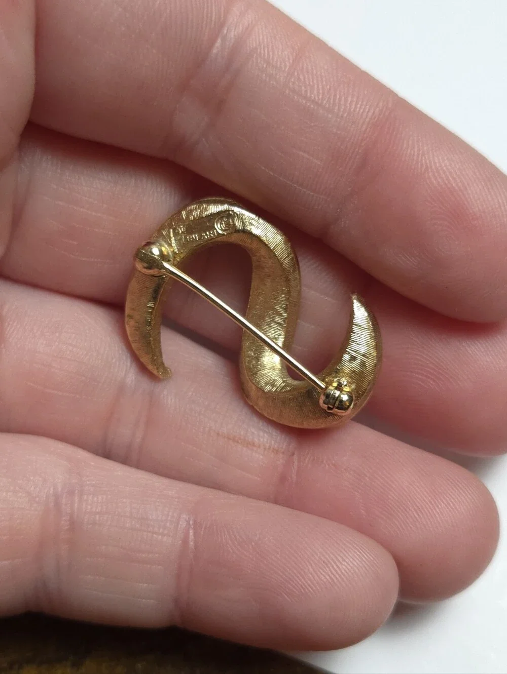 Vintage Crown Trifari Gold Textured S shape or Swirl Design Brooch